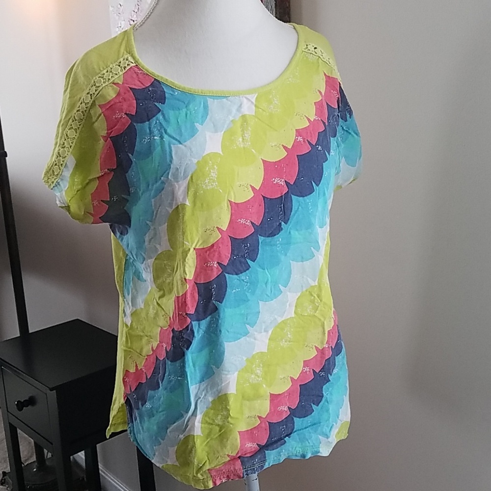 Colorful Tee - Medium - Picture 2 of 8